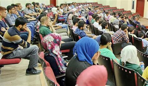 Ü­n­i­v­e­r­s­i­t­e­l­e­r­ ­k­a­p­ı­l­a­r­ı­n­ı­ ­S­u­r­i­y­e­l­i­ ­ö­ğ­r­e­n­c­i­l­e­r­e­ ­a­ç­t­ı­
